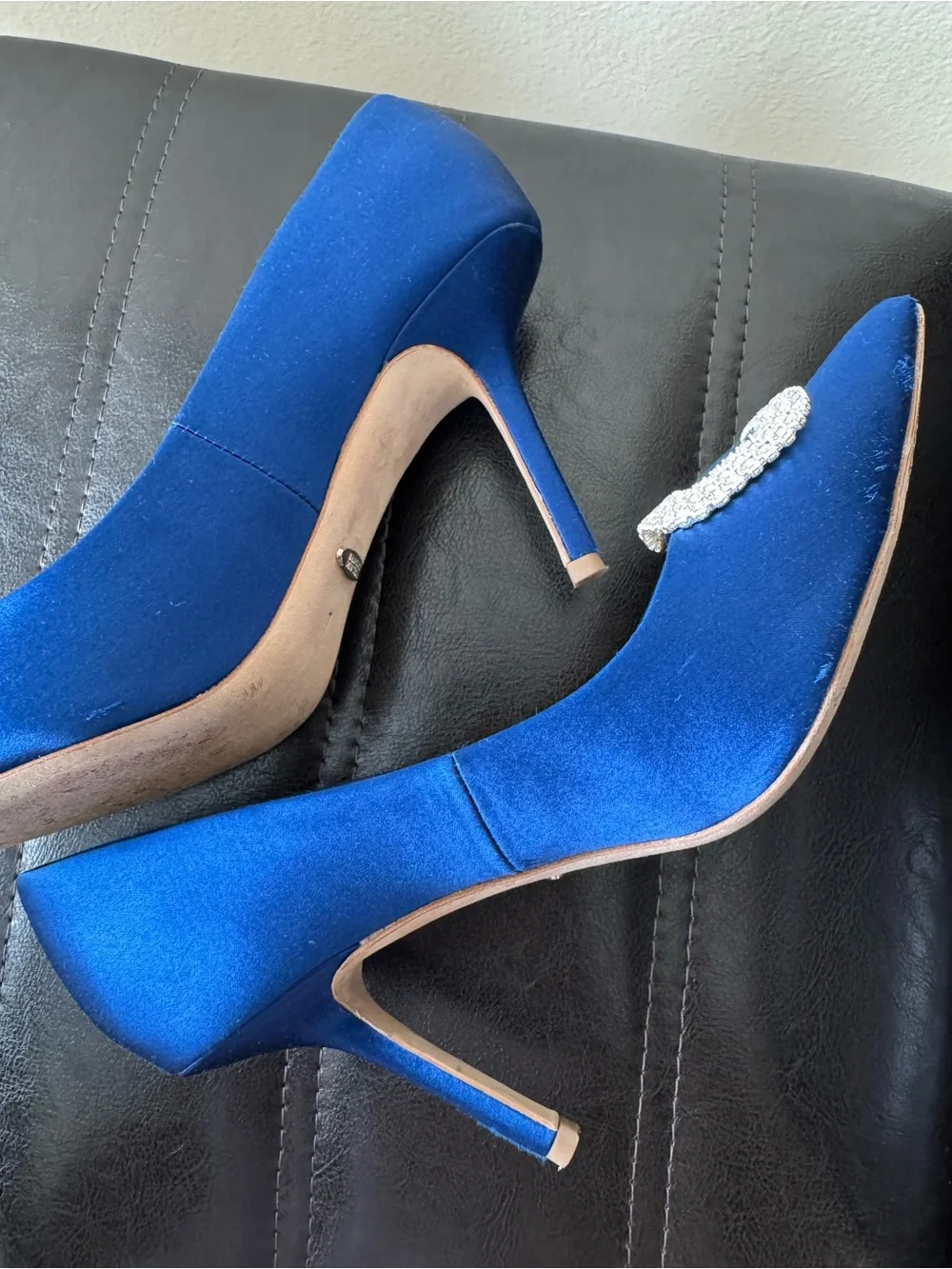 Badgley Mischka Royal Blue Pointed Toe Pumps with Crystal Buckle 7 size - Picture 7 of 7